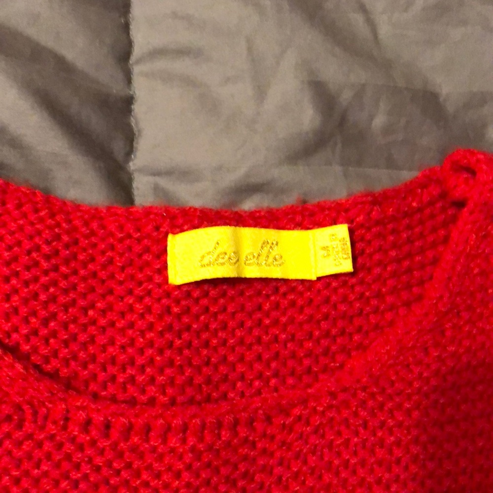 Fun red sweater - Picture 2 of 4